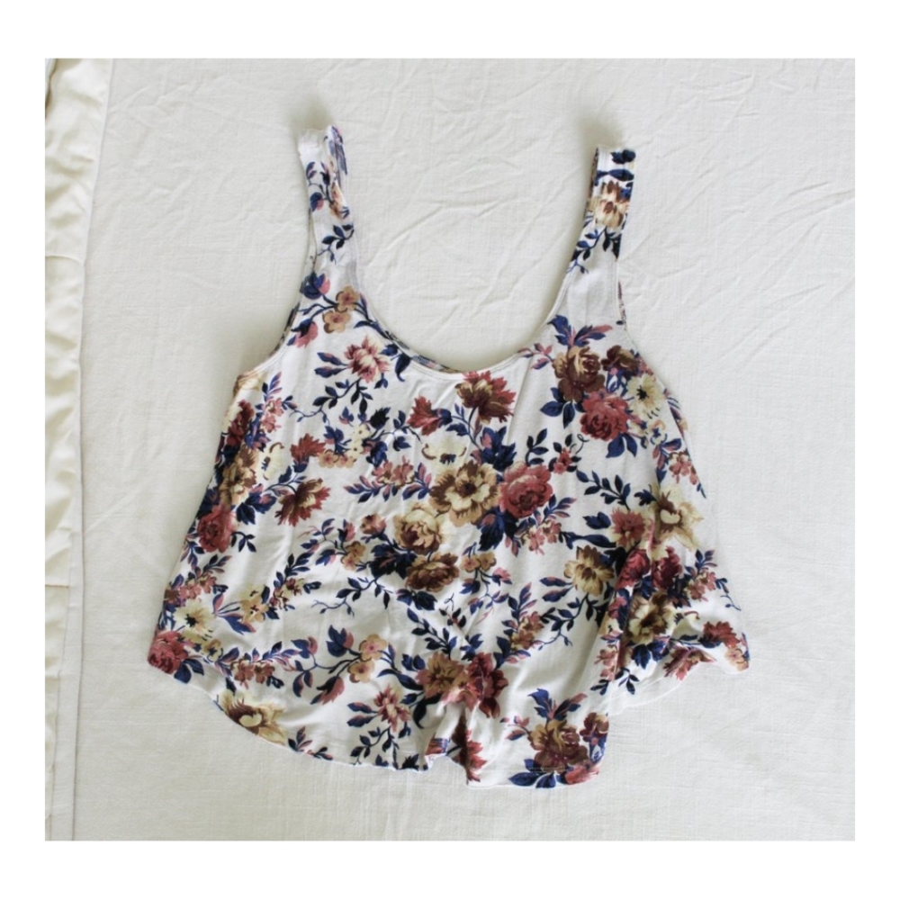 American Eagle Flowy Crop Tank
